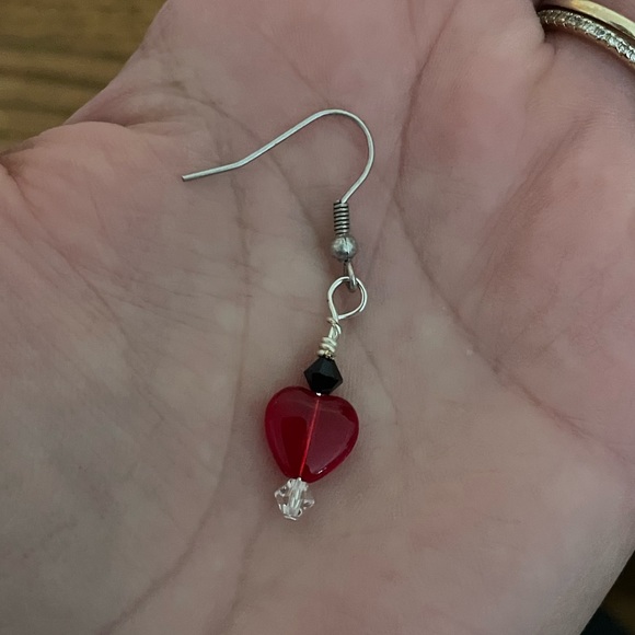 Red Glass Heart & Swarovski Crystal Earrings - NWT - Picture 6 of 6